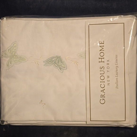 Gracious Home Luxury Farfalle Green Twin Duvet, Retail Price $395.00US - Picture 10 of 10